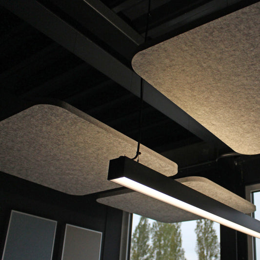 EASYfelt Deckeninsel Square mit Blick auf den 25 mm dicken PET-Filz