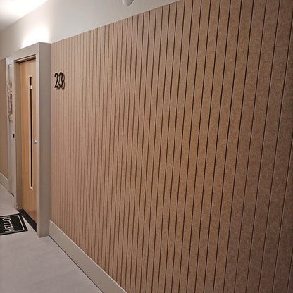 Akoestische lattenwand Japandi Wall – geluiddempend PET-vilt in Japandi-stijl