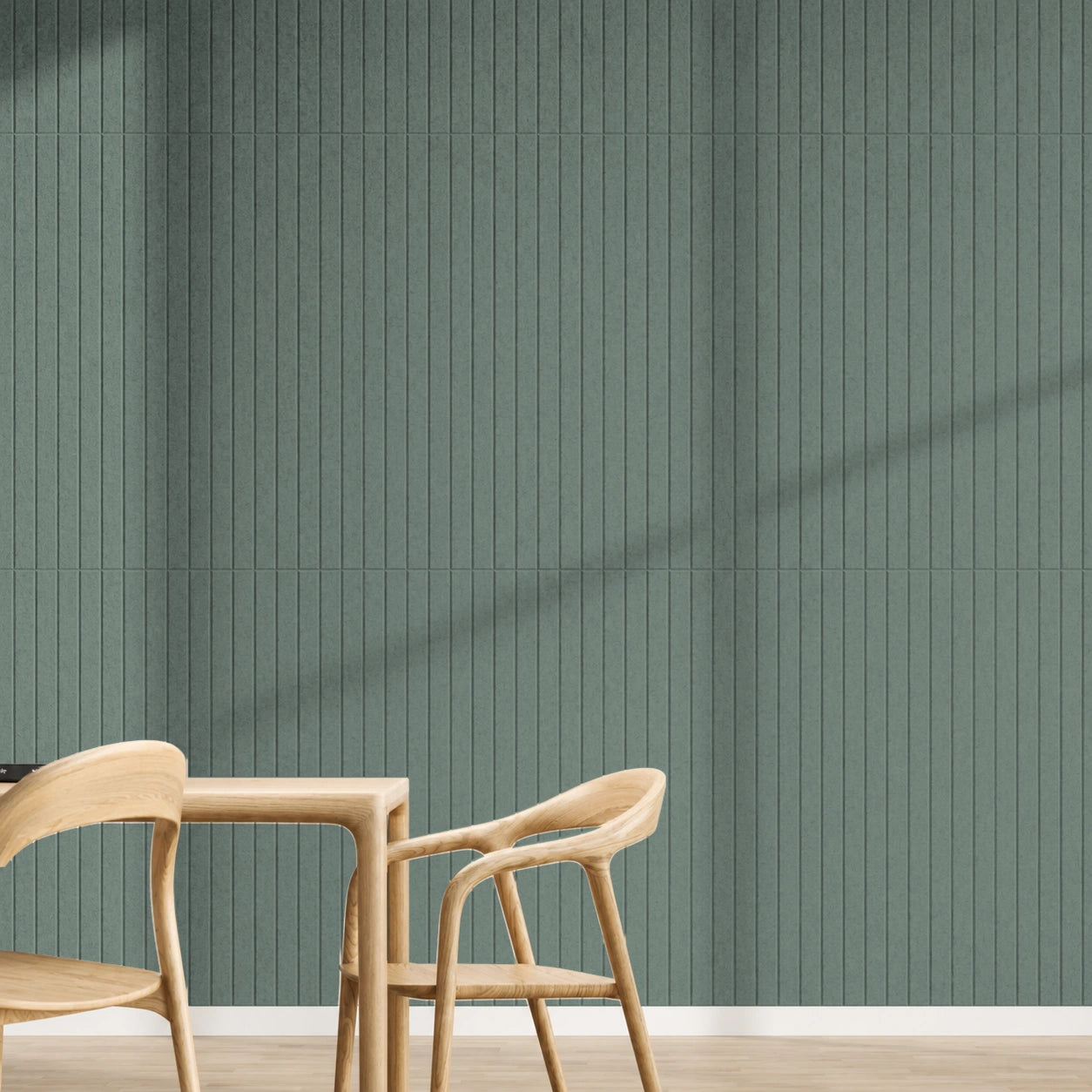 Akoestische wandtegels Lines – geluiddempend vilt met subtiele lijnen in Eucalyptus