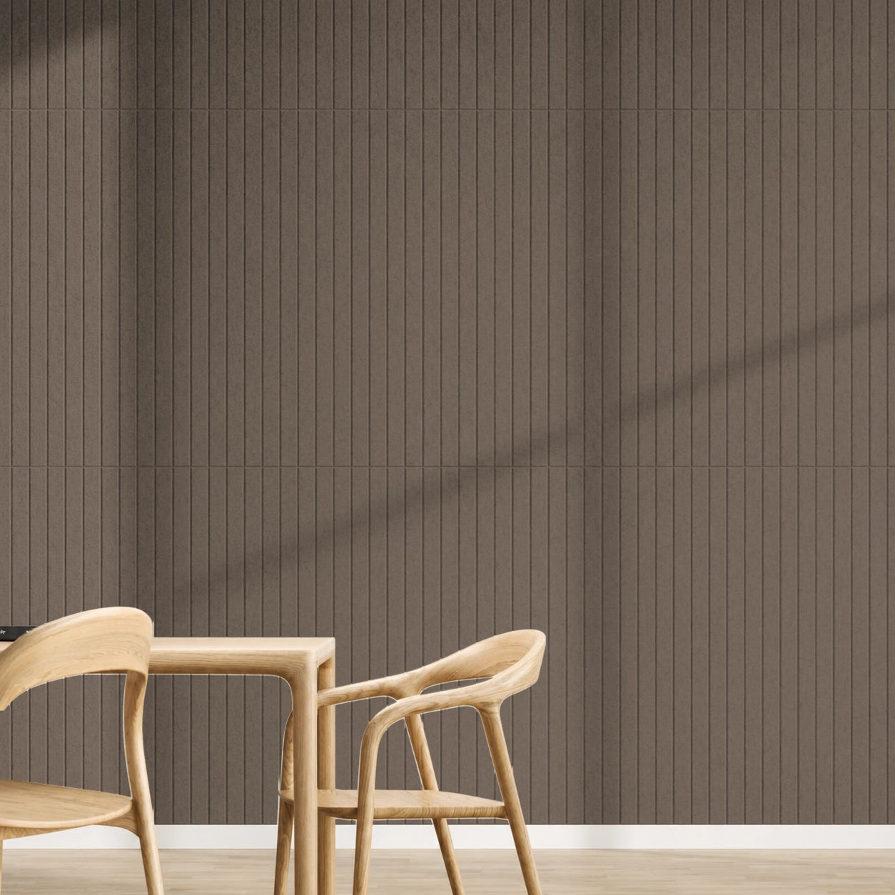 Akoestische wandtegels Lines – geluiddempend vilt met subtiele lijnen in Taupe